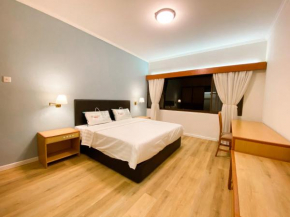 Luxury Modern 18c Coptorne Hotel Apartment